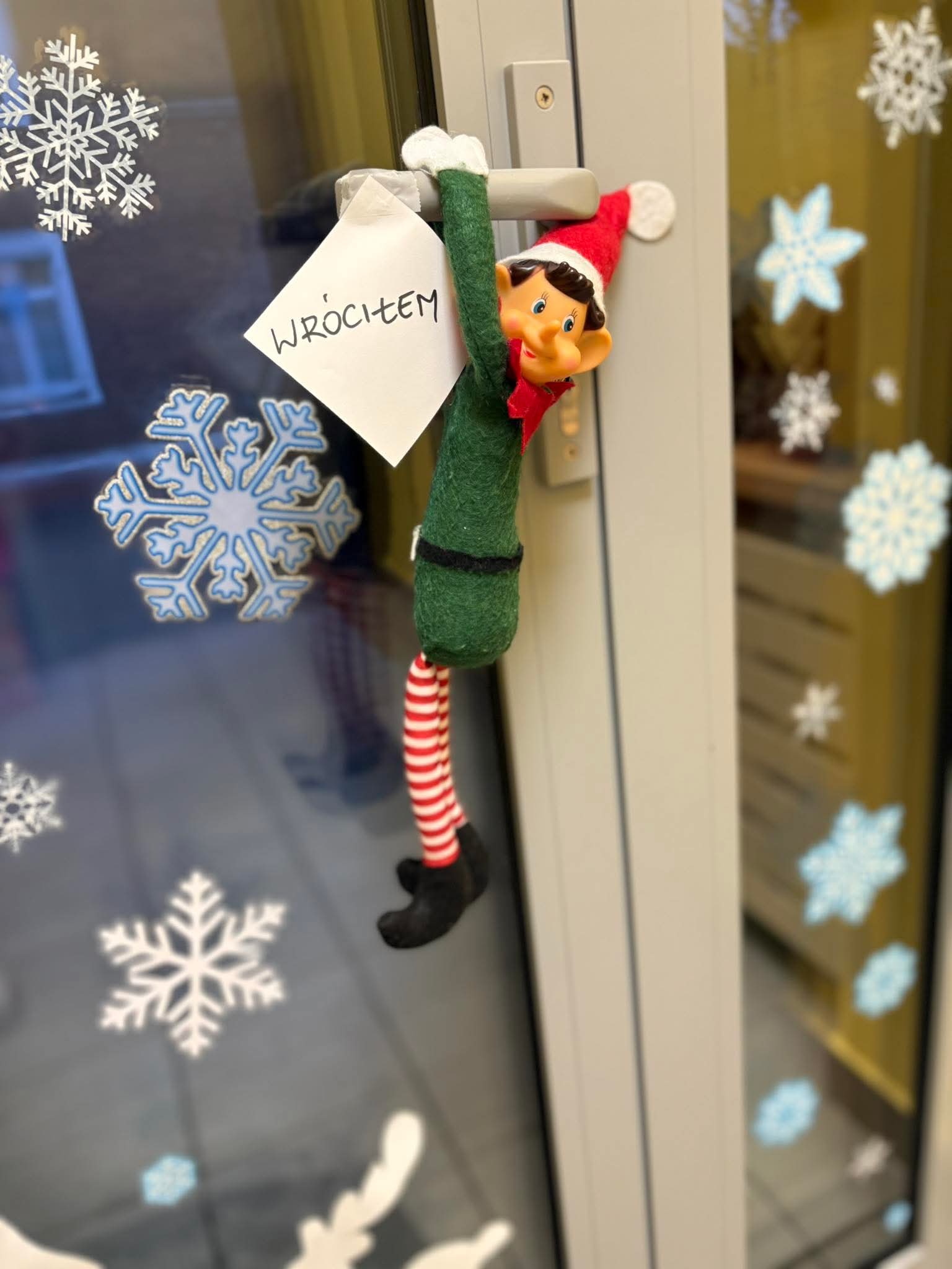 Elf znowu psoci w Żłobku!