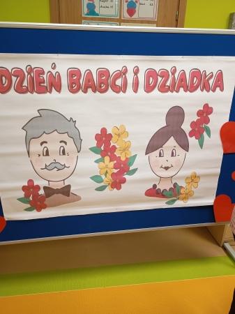 Z babcią i dziadkiem...